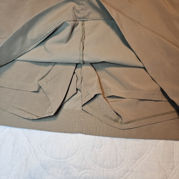 Under Armour women's size 10 khaki color skort - Picture 4 of 8